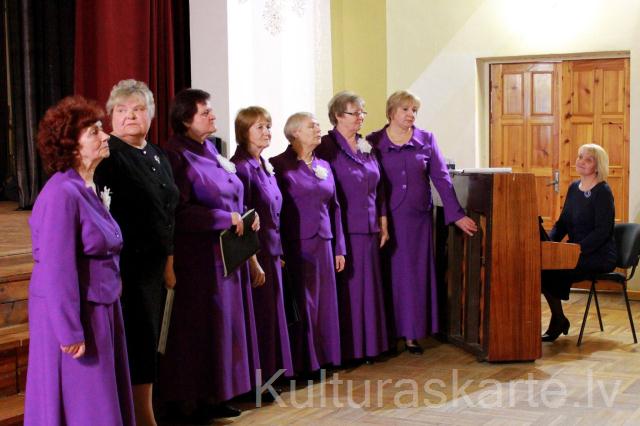 Senioru vokālais ansablis "Baltābele" 15 gadu jubilejas koncertā 